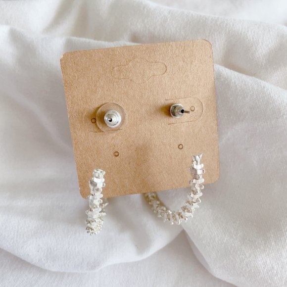 Hoop Earrings Silver Tone NEW - Picture 4 of 4